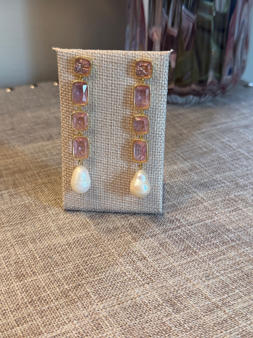 Nordstrom NWOT Gold-Plated Pink Crystal & faux Pearl Drop Earrings showstopper